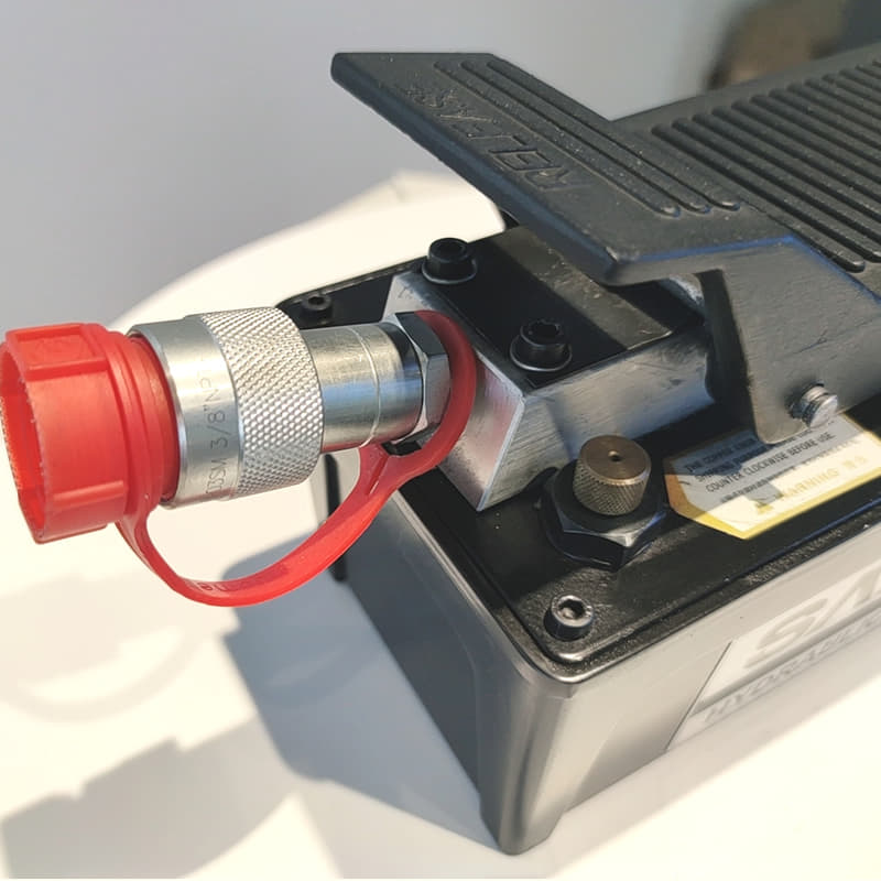 PAT Series Foot Air Hydraulic Pumps (Images 4) PAT-Portable-Air-Hydraulic-Pumps-7.jpg