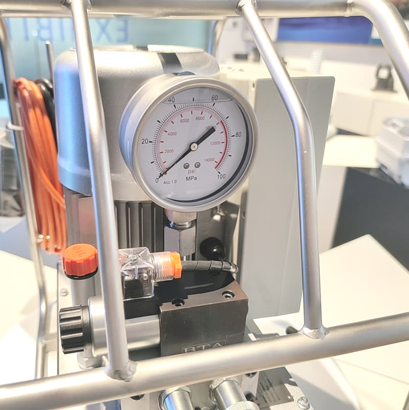 Electric Hydraulic Torque Wrench Pumps - SWP Series(Images 1) Electric-Hydraulic-Torque-Wrench-SAIVS.jpg