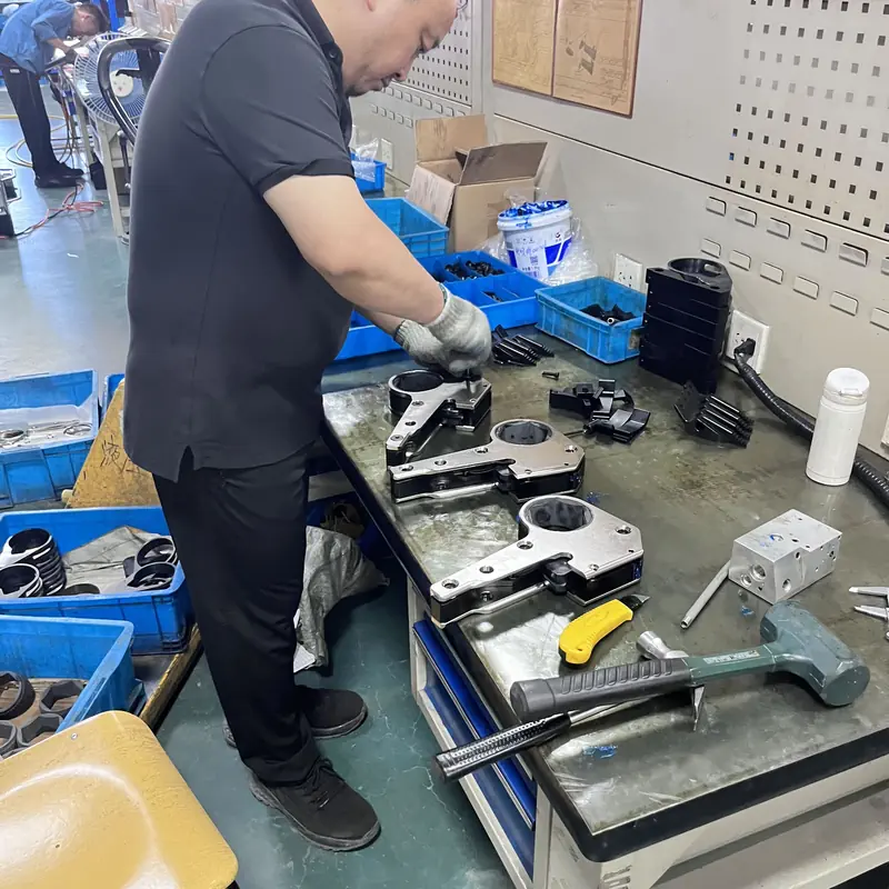 How to operate a high power hydraulic torque wrench? (Images1) hydraulic-torque-wrenchs2.webp