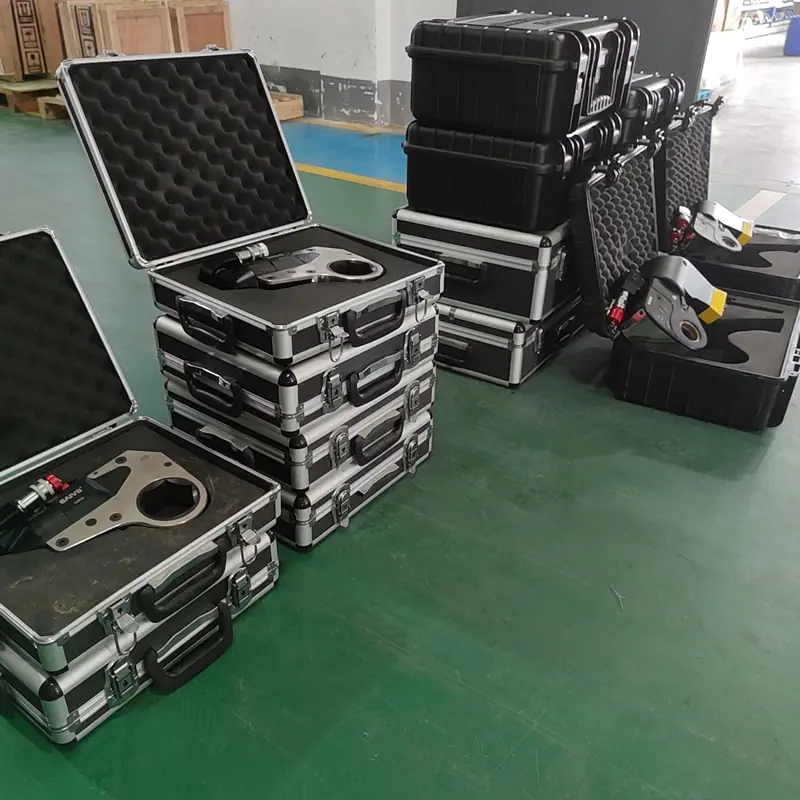 Hydraulic Bolt Torquing Machines: Precision Tools for Industrial Fastening Excellence(Images5) hydraulic-bolt-torquing-machines-2.webp