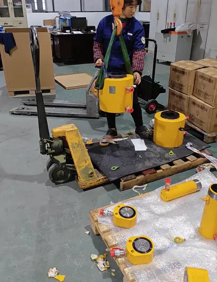 Heavy-Duty 50 / 100 Ton Hydraulic Cylinders & Jacks from SAIVS – Precision, Power, and Performance You Can Trust(Images4) Heavy-Duty-50---100-Ton-Hydraulic-Cylinders---Jacks-10.webp
