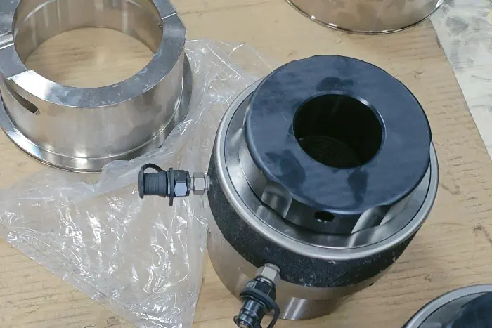 Hydraulic Bolt Tensioning vs Torquing: Which Method Ensures Reliable Flange Preload?