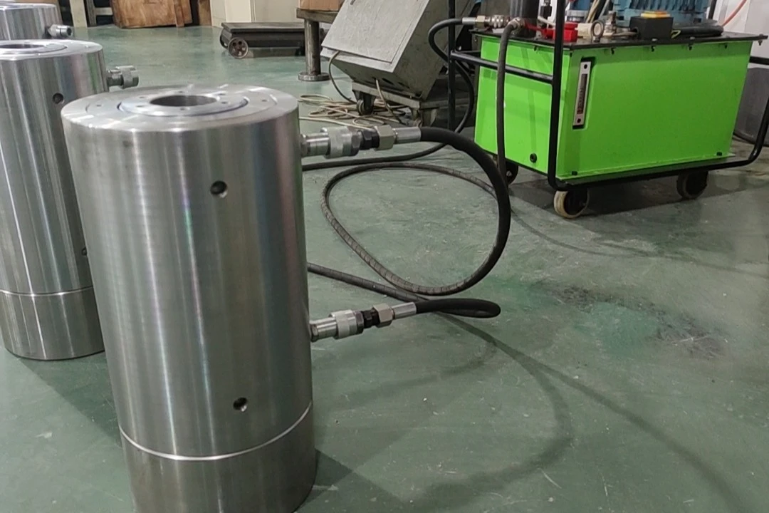 What to Lubricate Hydraulic Rams With?